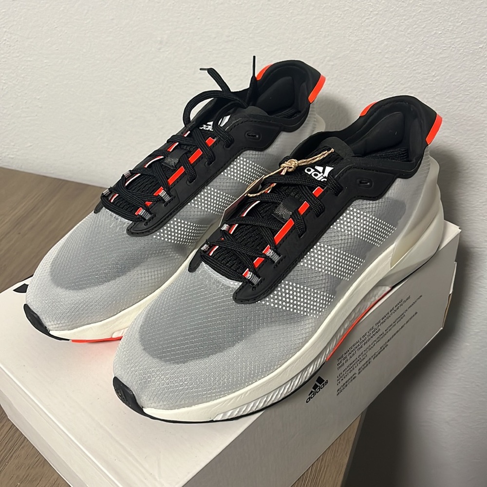 NWT Adidas Men's Avryn Shoes - Black/Grey/Orange - Various Sizes - HP5969 - Picture 3 of 9